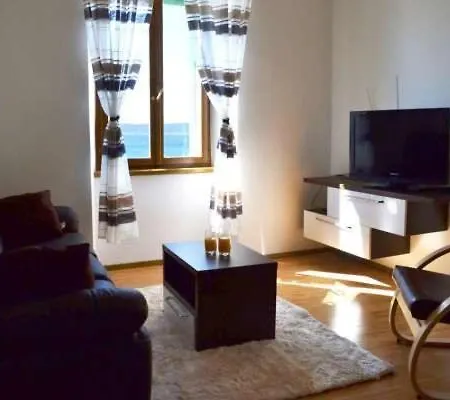 Deluxe Port View Apartment